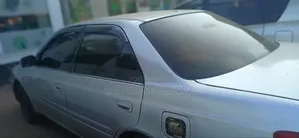 Toyota Carina 2000 Silver