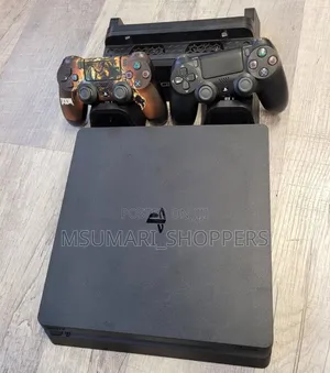 Playstation 4 Slim Bei 650,000/= Complete
