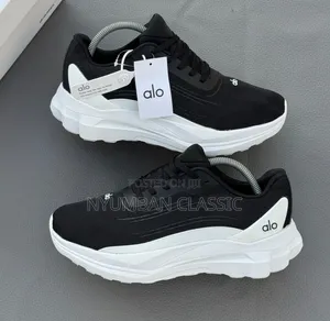 Alo Runner Sneakers Shoes
