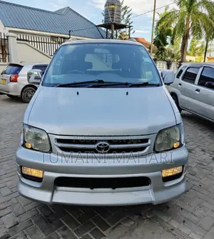 Toyota Noah 2003 Silver