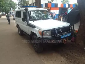 Toyota Land Cruiser 79 Series 2019 White