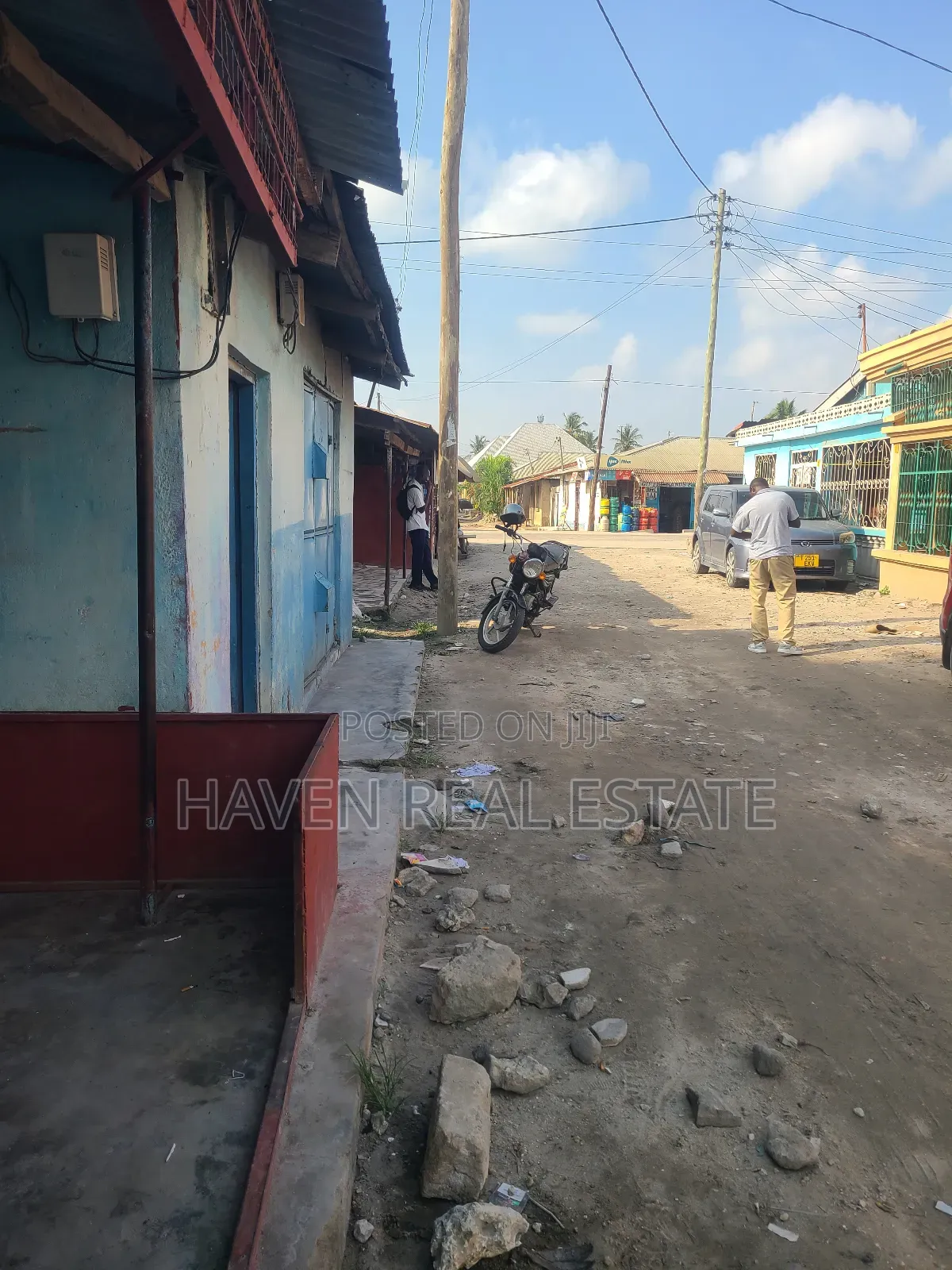 Kiwanja Kinauzwa Mtoni Kwa Azizi Ally