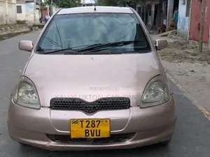 Toyota Vitz 2005 Pink