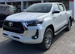 New Toyota Hilux 2025 Pearl