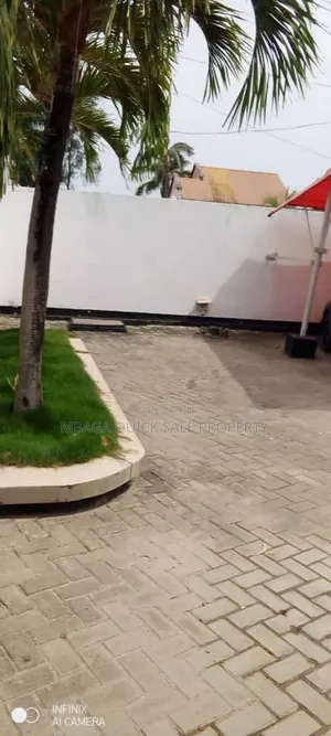 7bdrm House in Mikocheni for rent
