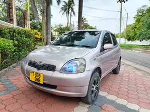 Toyota Vitz 2002 Pink