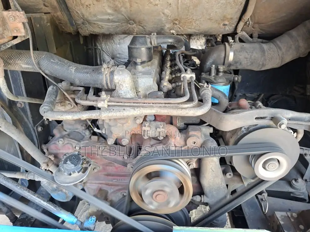 Mitsubishi Fuso Rosa 2000 Blue