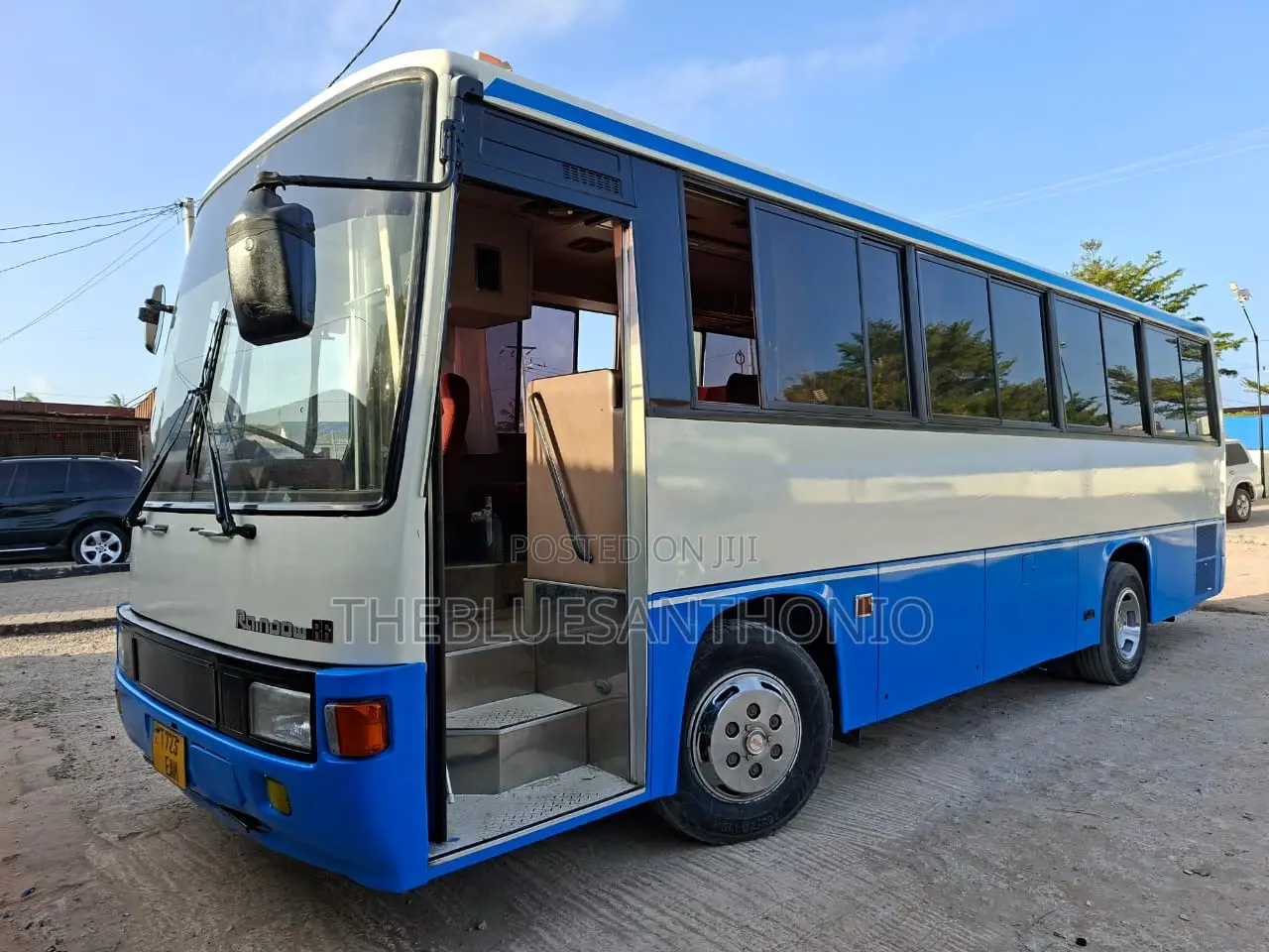 Mitsubishi Fuso Rosa 2000 Blue