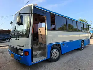 Mitsubishi Fuso Rosa 2000 Blue