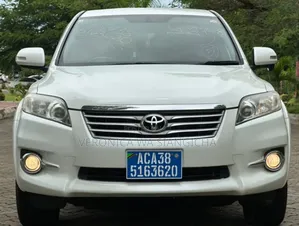 Toyota Vanguard 2010 White
