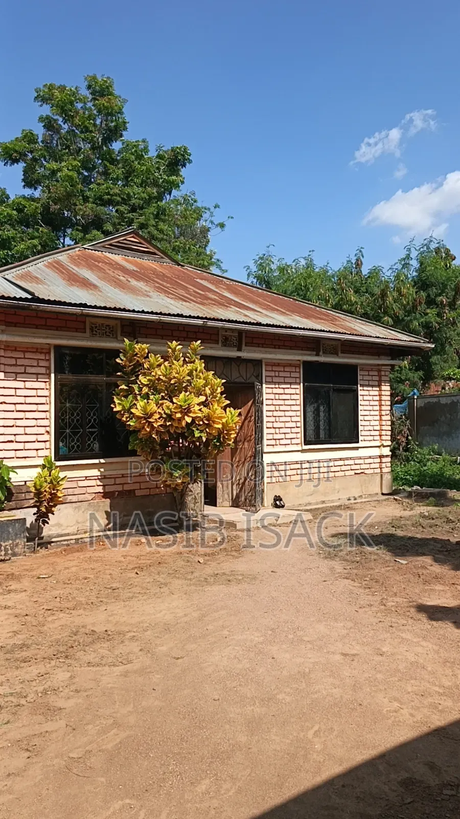 Hostel for Sale Mwanza Saut