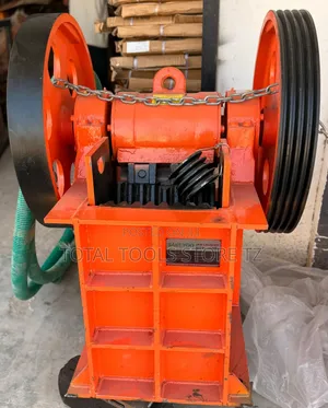 Saneyoo Jaw Crusher 200-300
