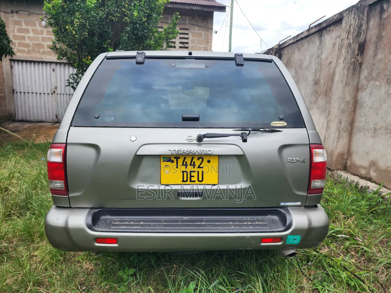 Nissan Terrano 2000 Gray