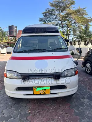 Toyota Grand HiAce 2003 White