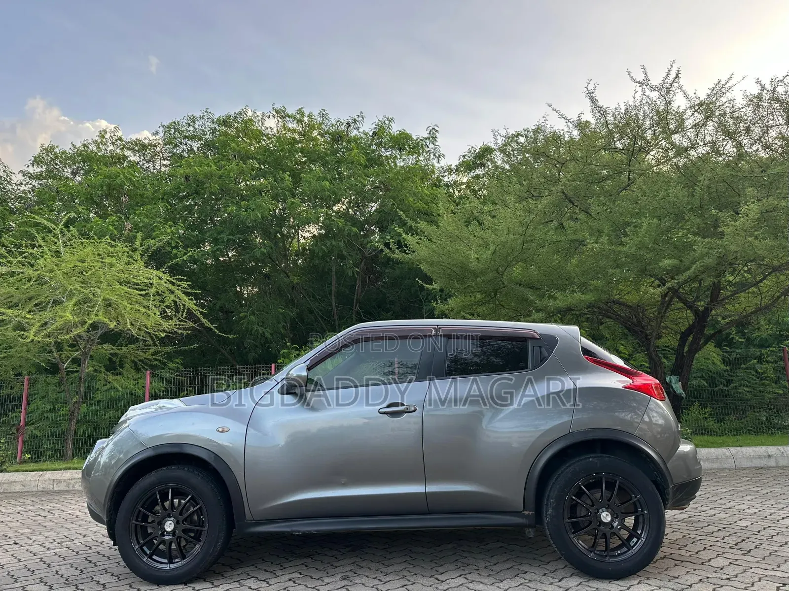 Nissan Juke 2011 Gray