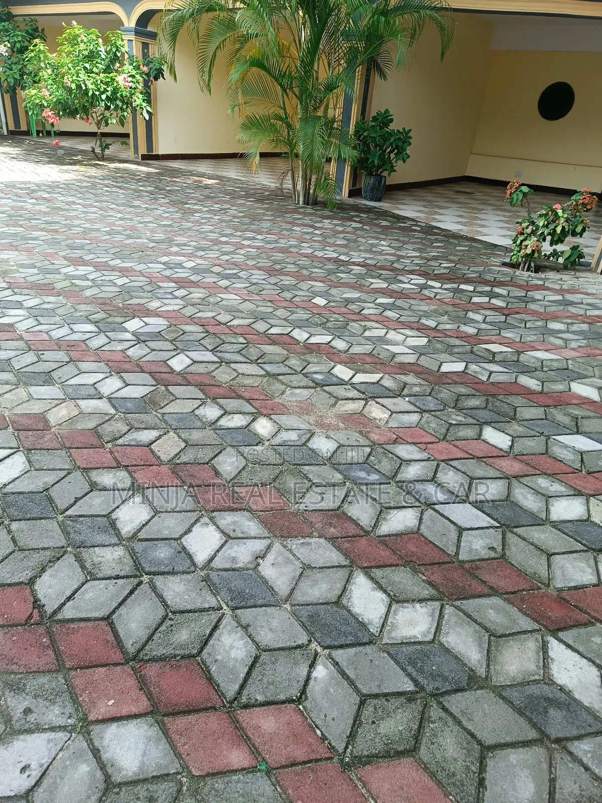 Plot for Sale or Joint Venture in Masaki Bakhressa Area.