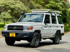 Toyota Land Cruiser 2019 White