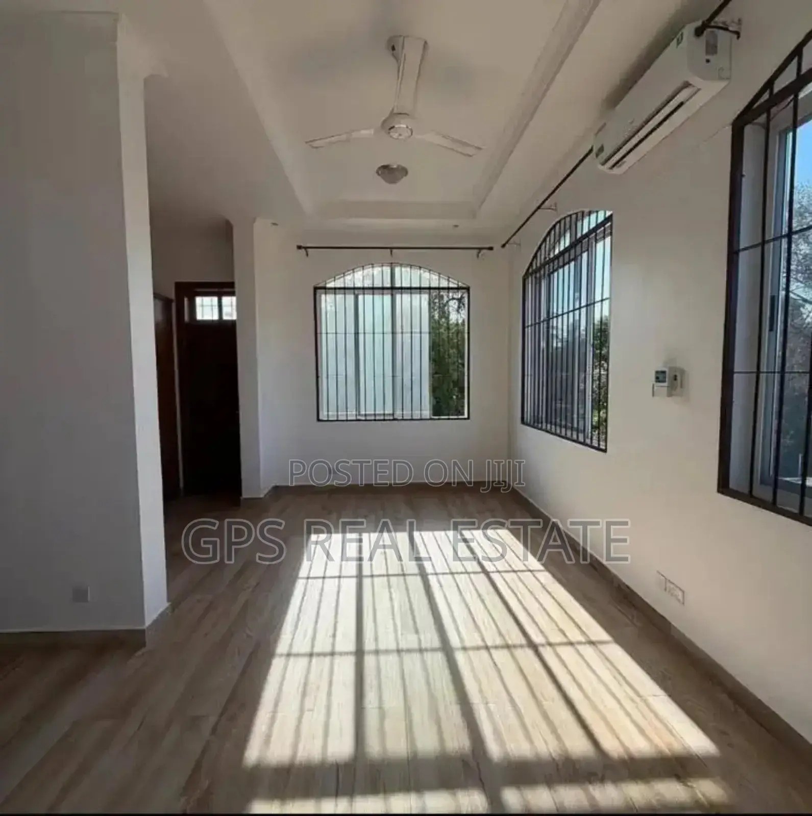 4bdrm Villa in Osterbay, Kinondoni for sale