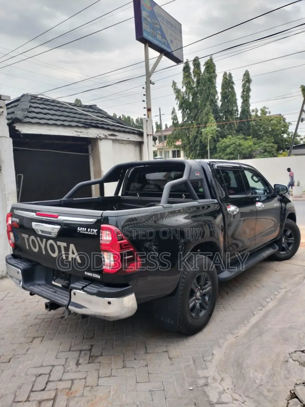 Toyota Hilux 2021 Black