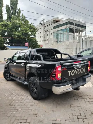 Toyota Hilux 2021 Black