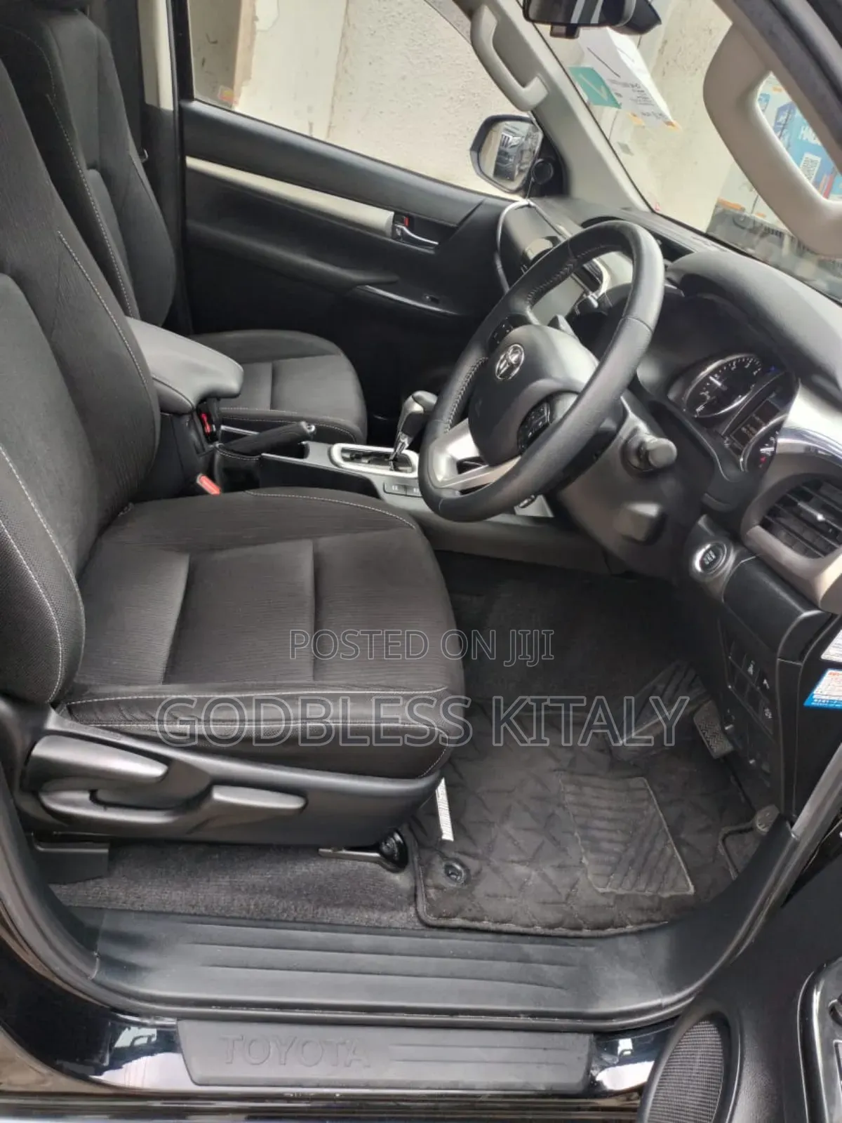 Toyota Hilux 2021 Black