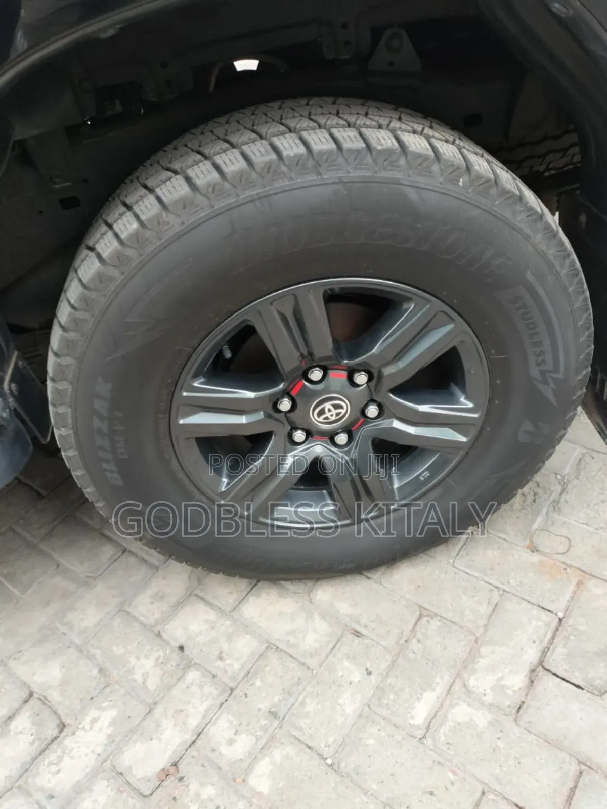 Toyota Hilux 2021 Black