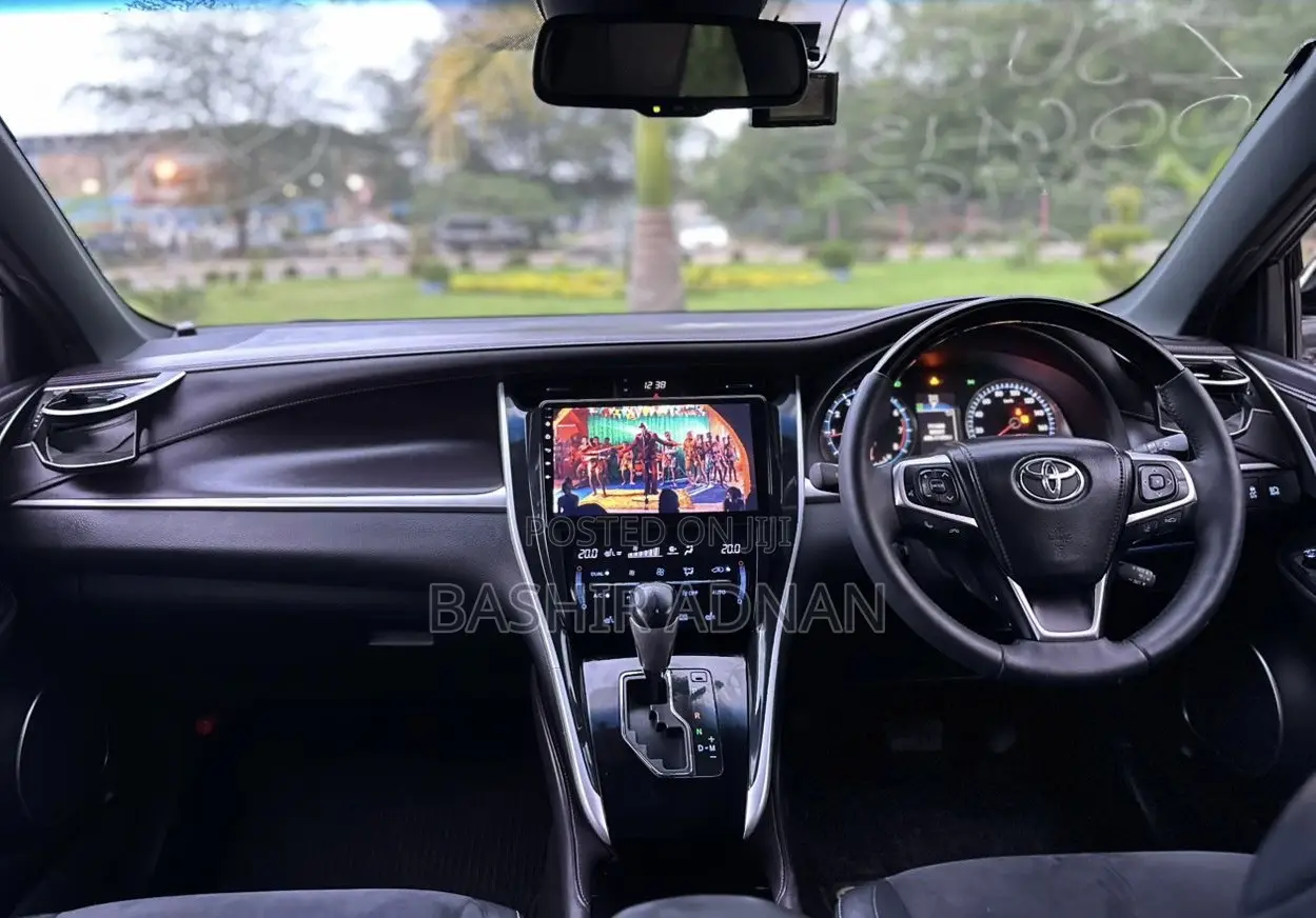 Toyota Harrier 2.0 2016 Silver