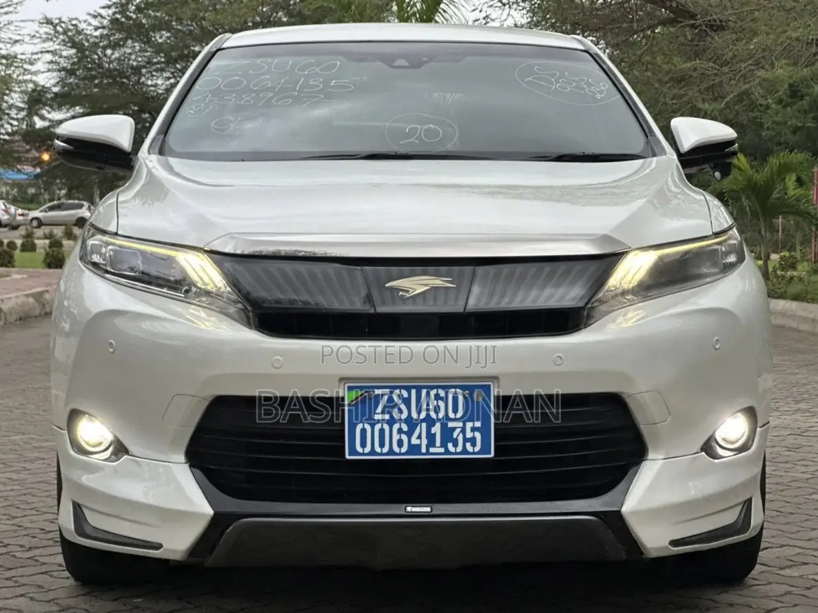 Toyota Harrier 2.0 2016 Silver