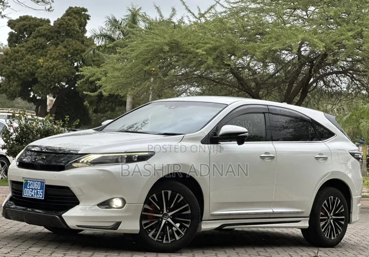 Toyota Harrier 2.0 2016 Silver