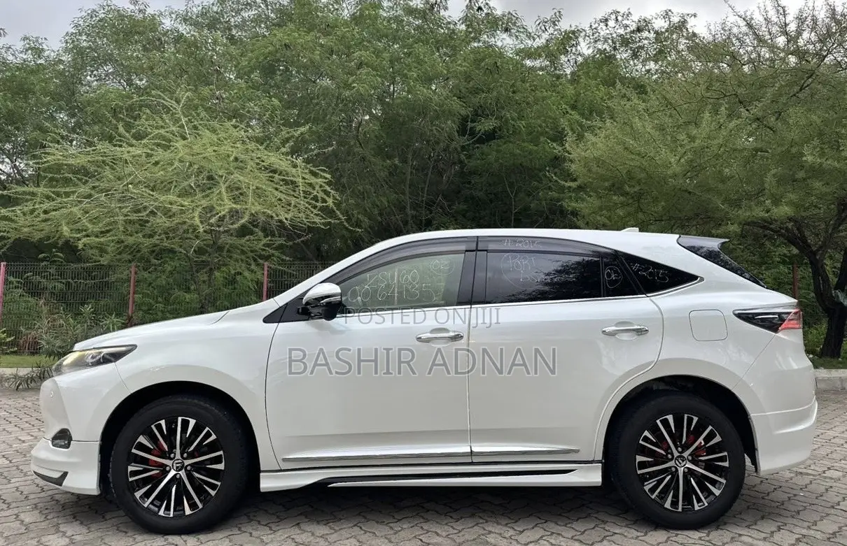 Toyota Harrier 2.0 2016 Silver