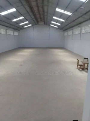 Godown With Office Space Area SQM 1000 for Rent at Jet Airport