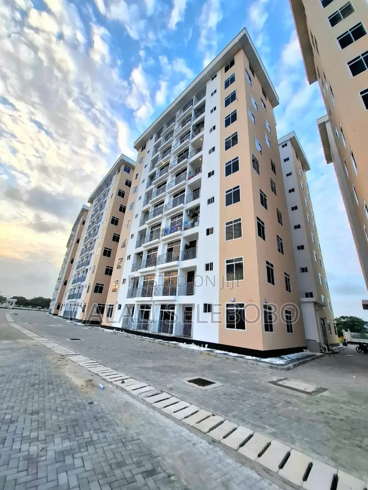 3bdrm Apartment in Kawe for sale