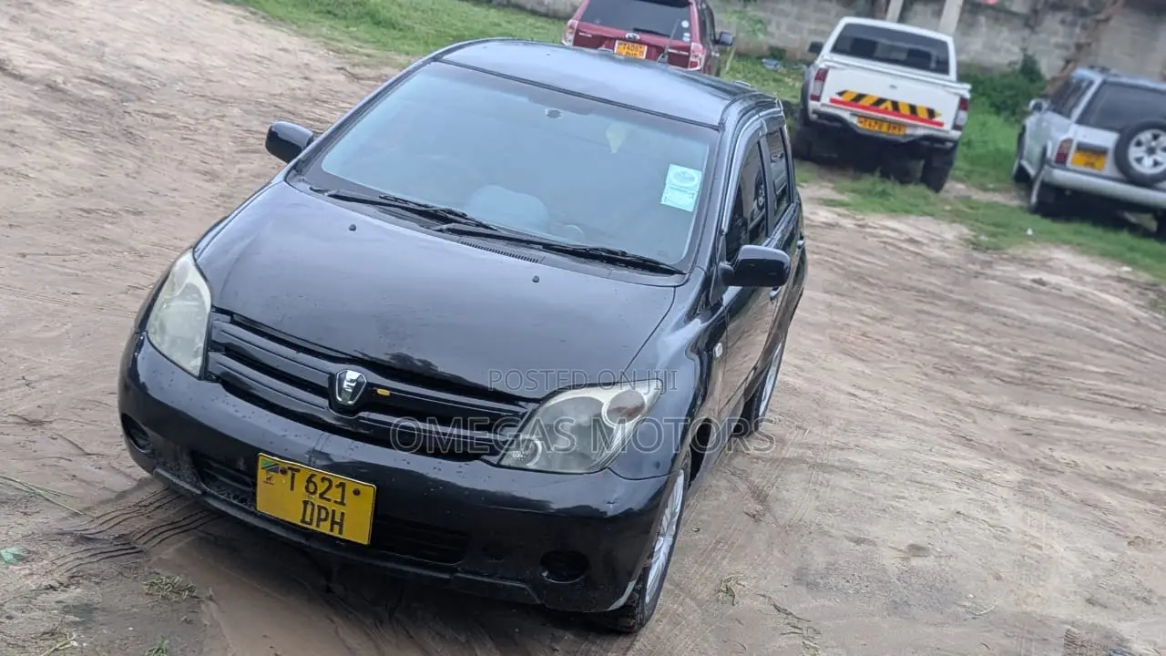 Toyota IST 2004 Black