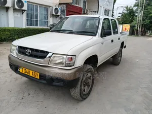 Toyota Hilux 2.5 Cab 2005 White