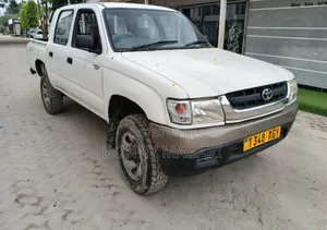 Toyota Hilux 2.5 Cab 2005 White