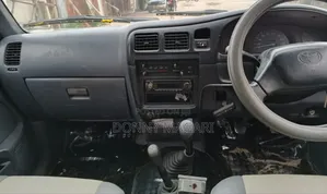 Toyota Hilux 2.5 Cab 2005 White