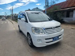 Toyota Noah 2005 White
