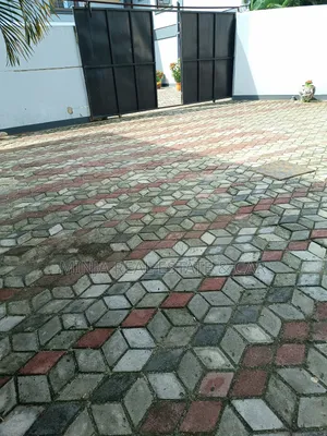 Plot for Sale in Oysterbay, Very Prime Area.