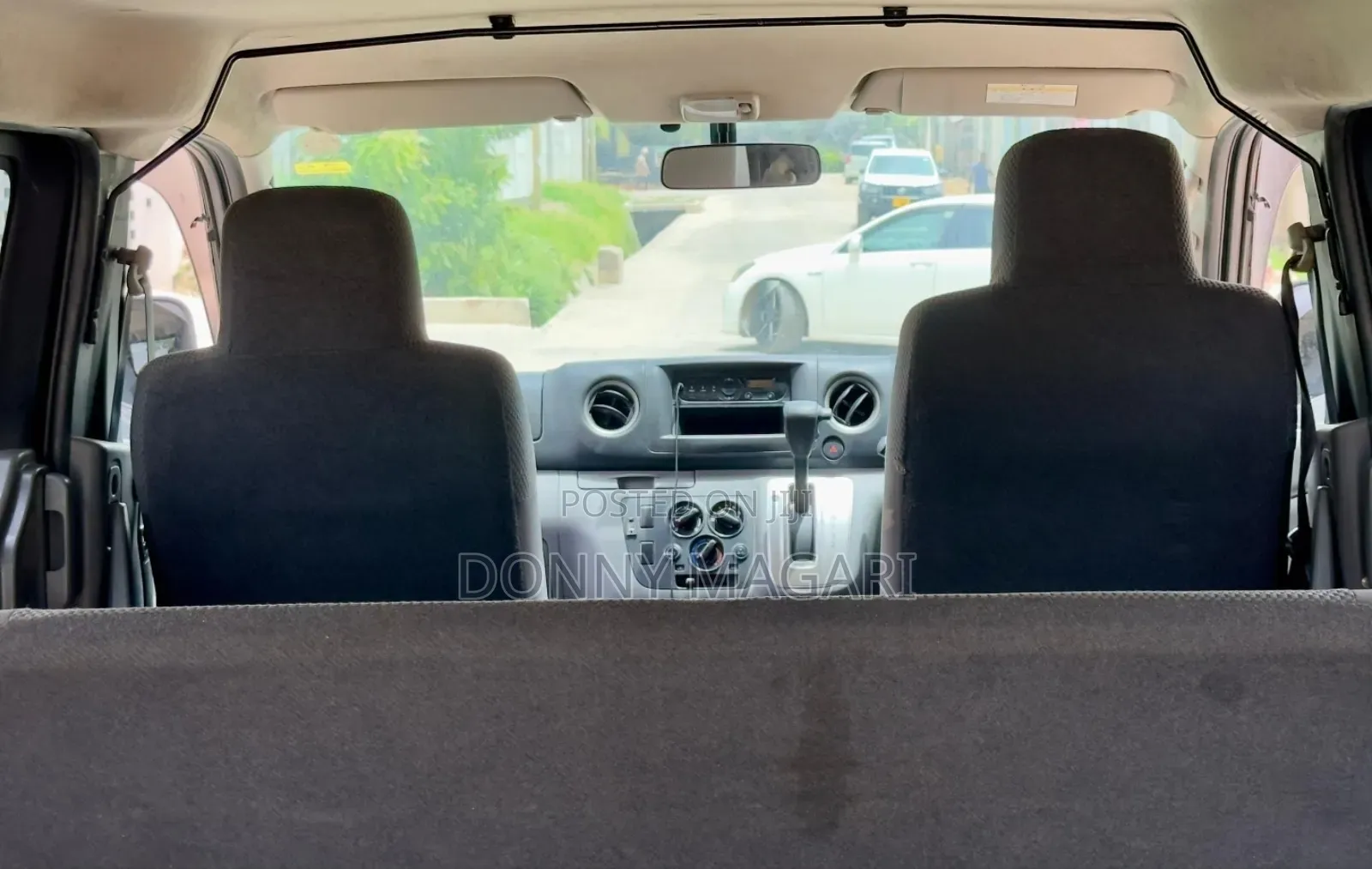 Nissan Caravan (Urvan) 2010 Black