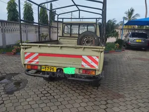 Toyota Land Cruiser 2017 Gold