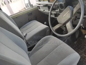 Toyota Land Cruiser 2017 Gold