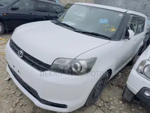 Toyota Corolla Rumion Hatchback 1.5 FWD 2012 White