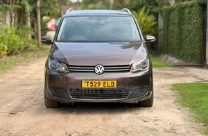 Volkswagen Touran 2013 Brown