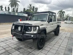 Toyota Land Cruiser 79 Series 2025 Pearl
