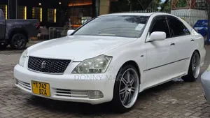 Toyota Crown 2006 White
