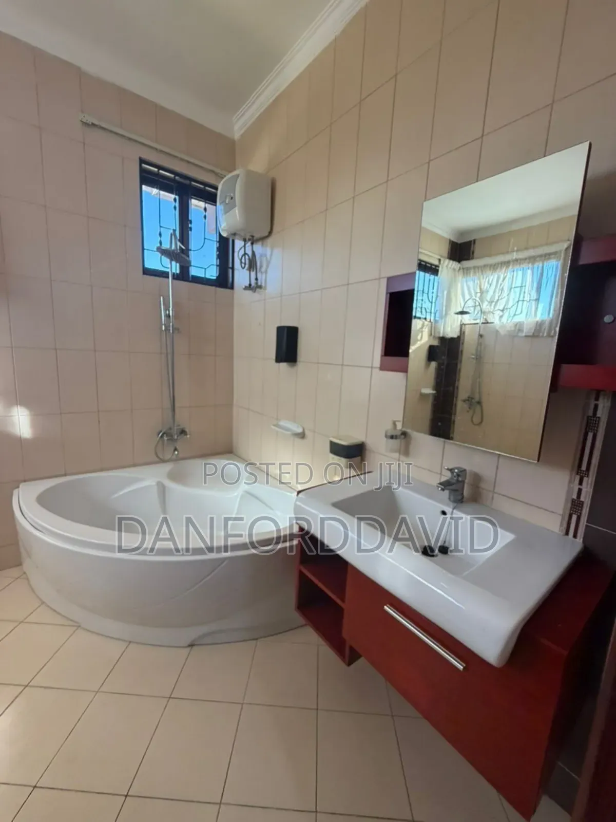6bdrm House in Kahwa Real Estate, Bunju for rent
