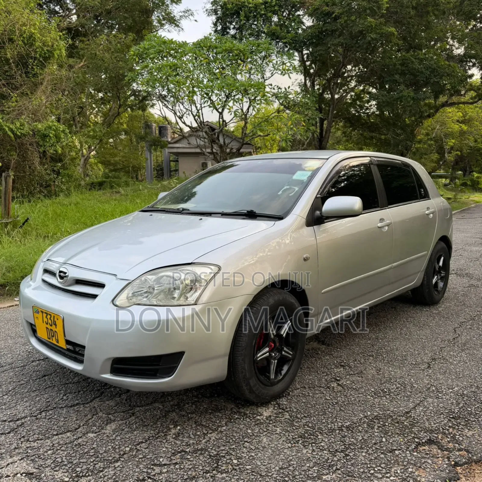 Toyota Corolla RunX 2004 Silver