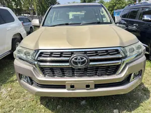 Toyota Land Cruiser 2012 Gold