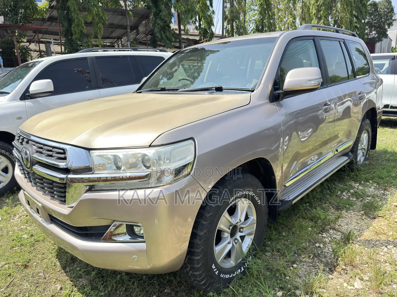 Toyota Land Cruiser 2012 Gold