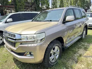 Toyota Land Cruiser 2012 Gold